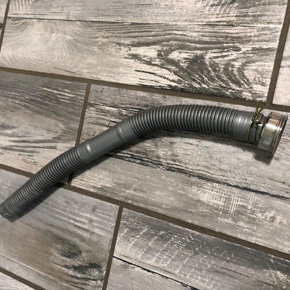 Shampoo bowl drain hose